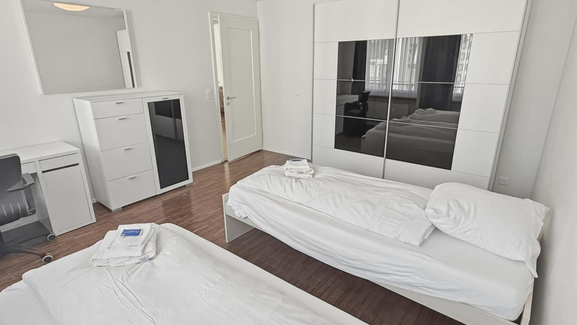 Amazing 2br Near - Flower 33 Apartment