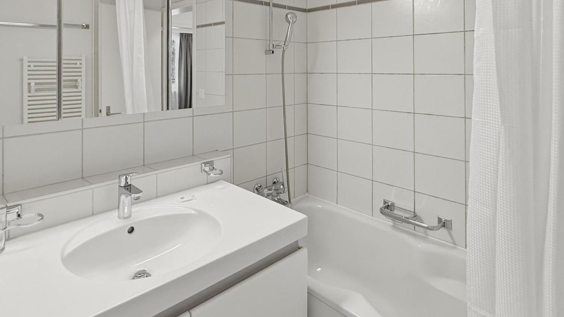 Beautiful, Quite And Very 2 Bedroom Flat Zürich