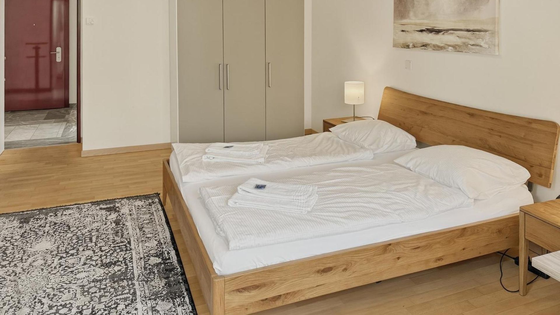 Amazing 2 Bedroom Flat: Specious And Zurich