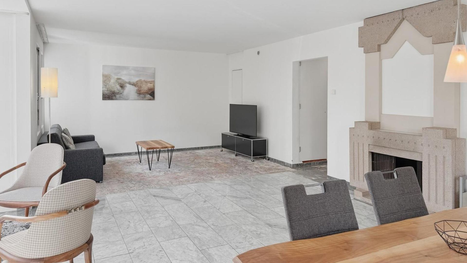 Amazing 2 Bedroom Flat: Specious And