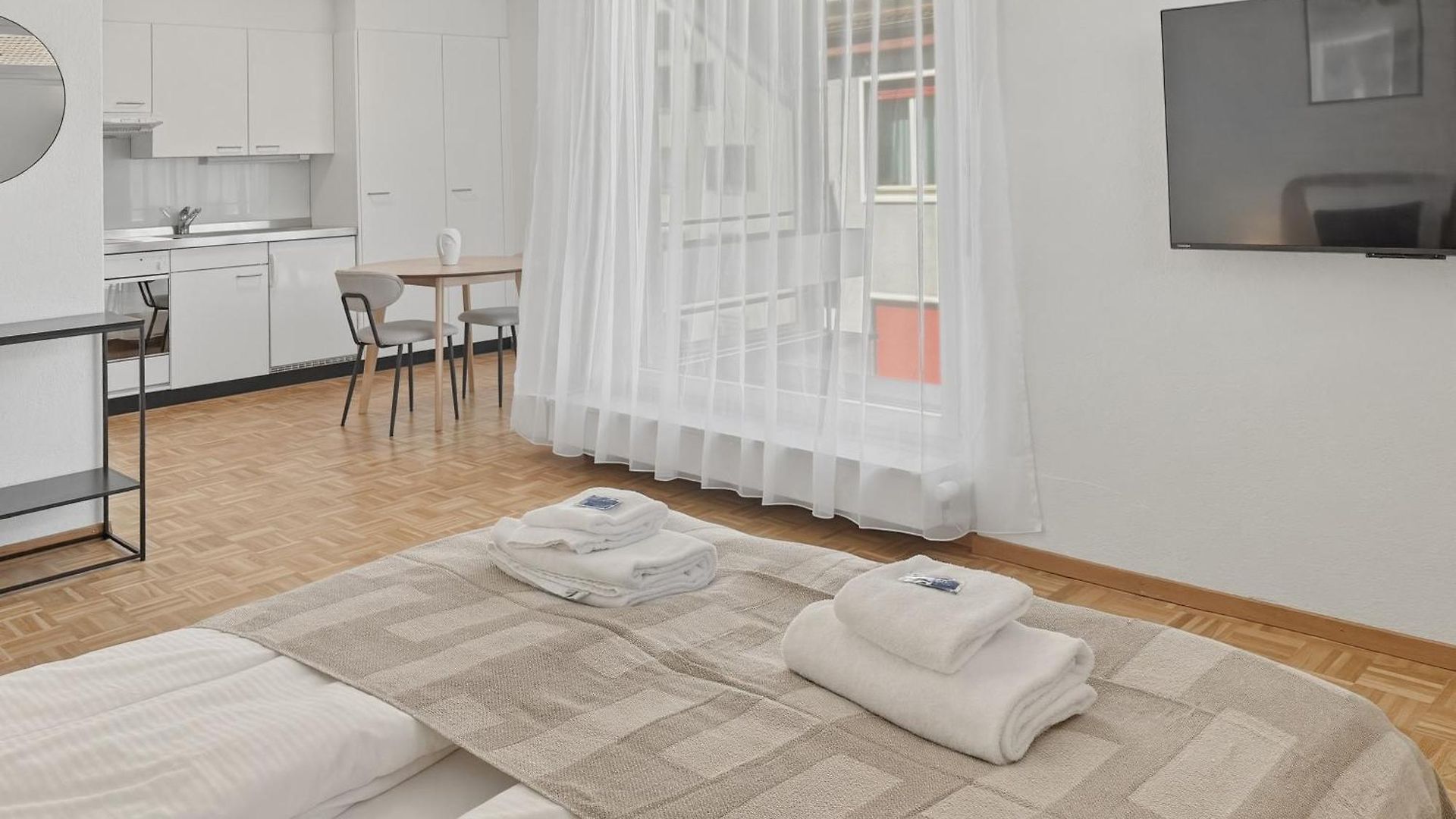 Charming In The Centre - Art 21 Apartment