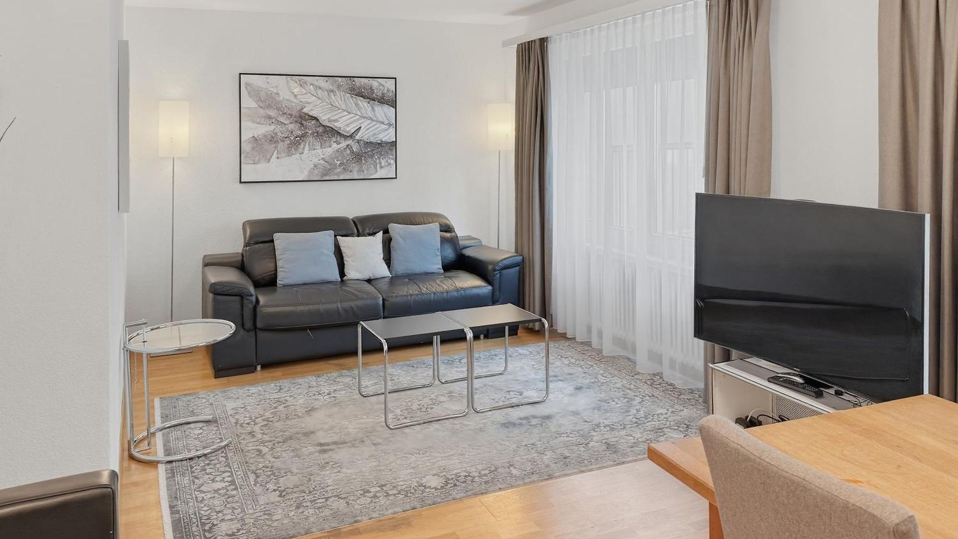 2 Bedroom Near And Centre - D5 Apartment *