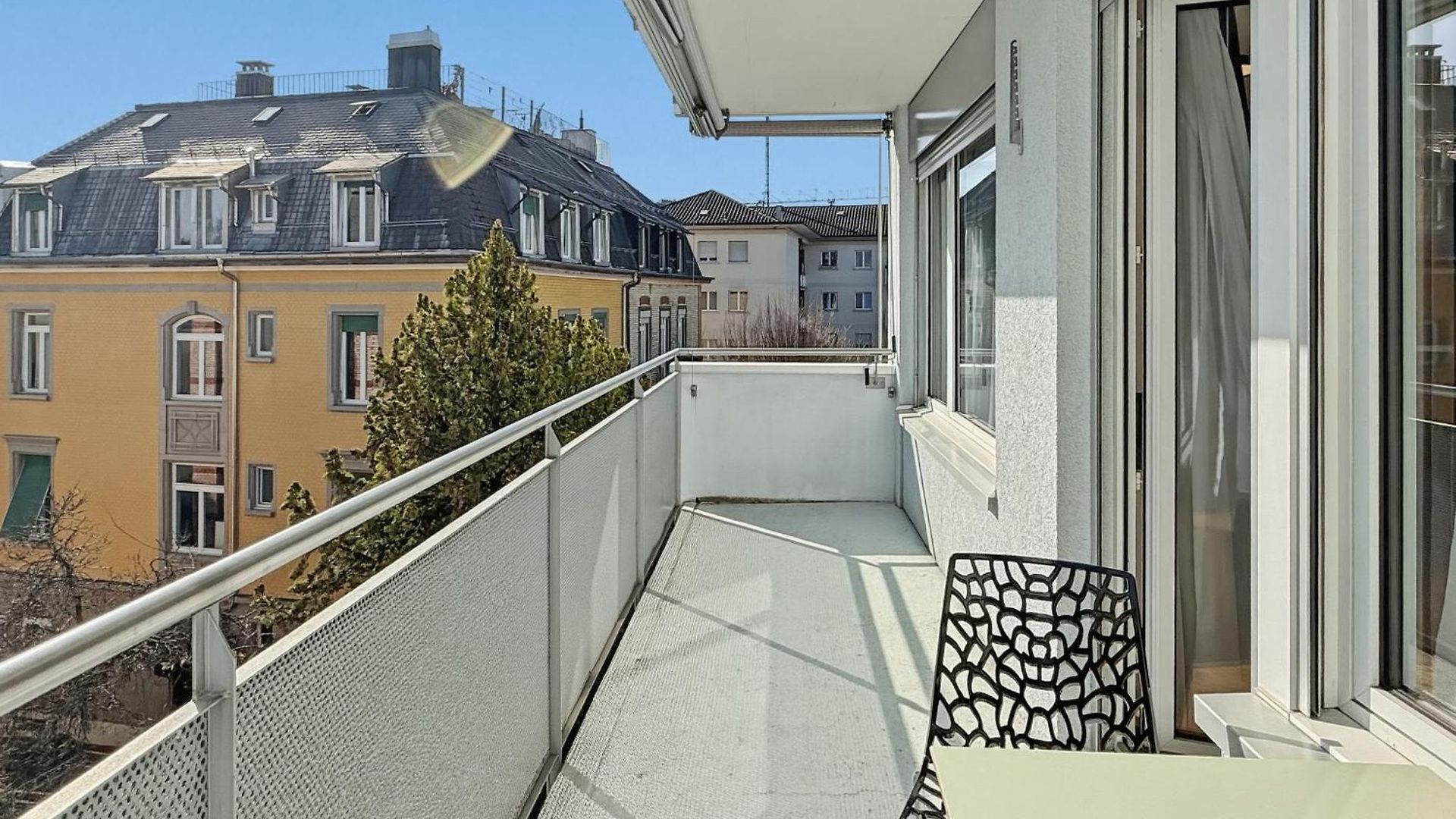 Very 1br Flat With Sunny Balcony - Sky4 Zürich
