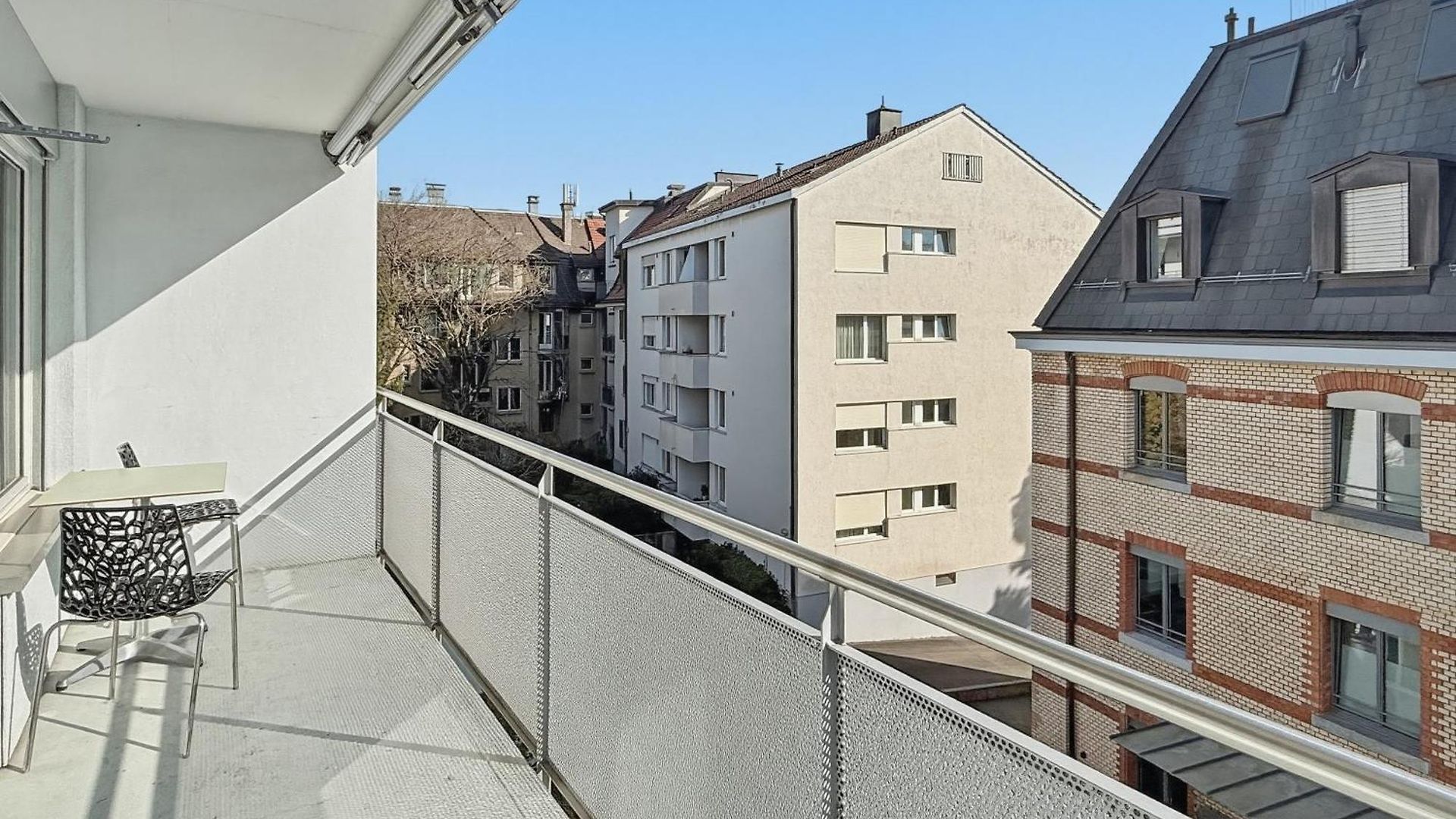 Very 1br Flat With Sunny Balcony - Sky4 Apartment