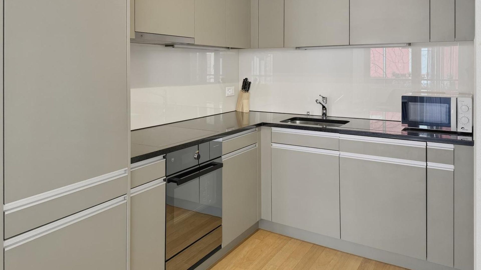 2br Flat In The Center - West 12 Zurich