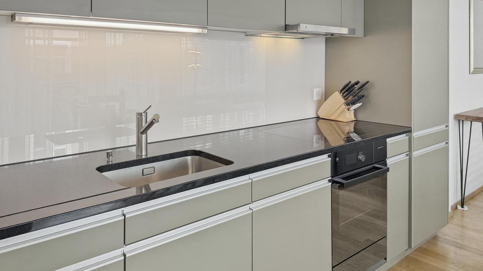 Amazing 1br Flat In The Centre - West 8 *