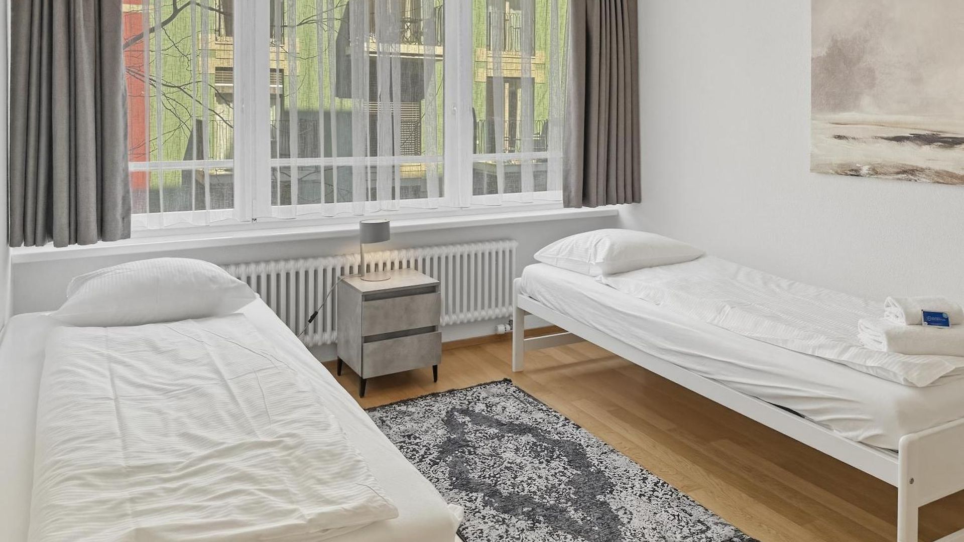 2br Flat In The Center - West 12 Apartment