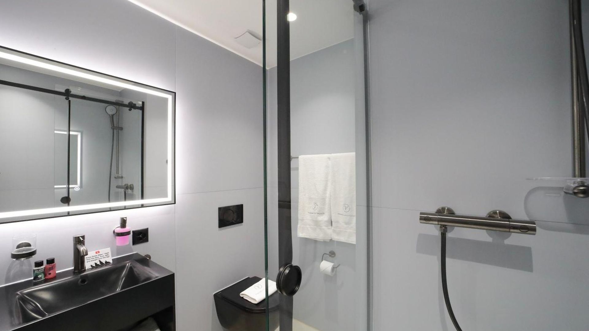 Visionapartments Leonhardstrasse - Self Check-in 3* Zürich