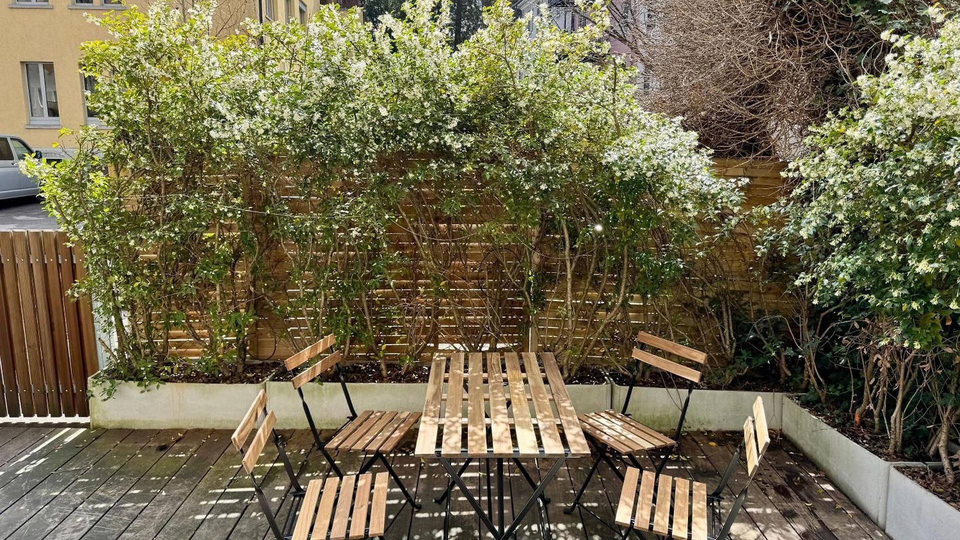 Newly Renovated Next To With Private Terrace Apartment Zürich