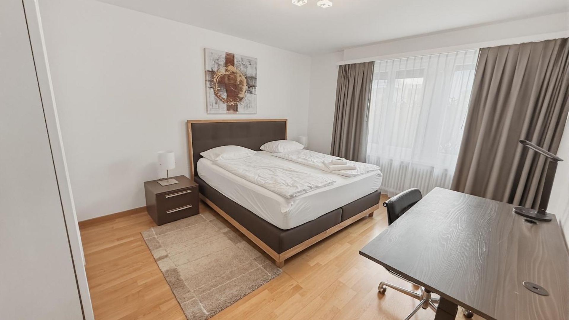 2br Near The And Center - Dahlia 6 Zurich