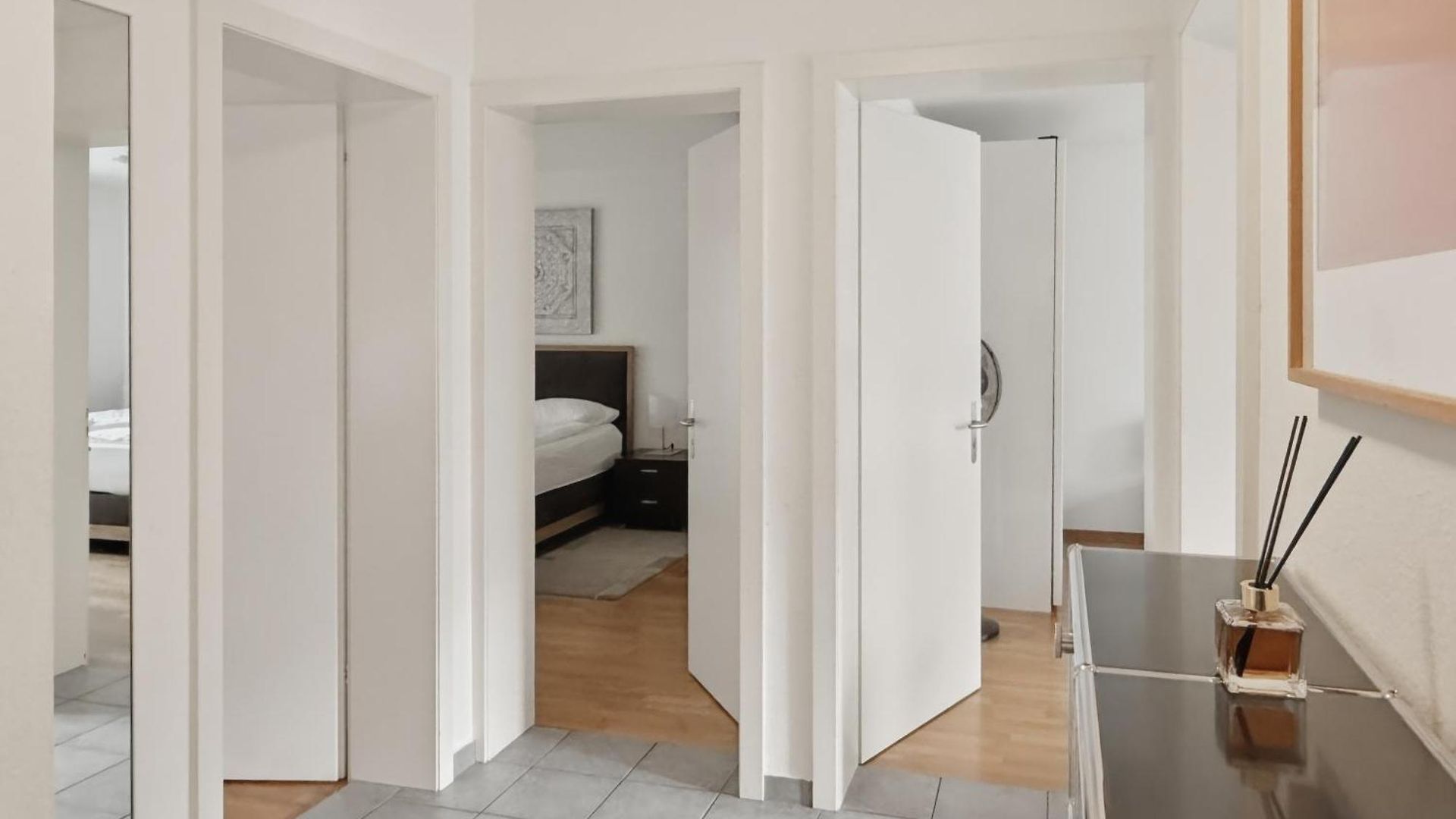2br Near The And Center - Dahlia 6