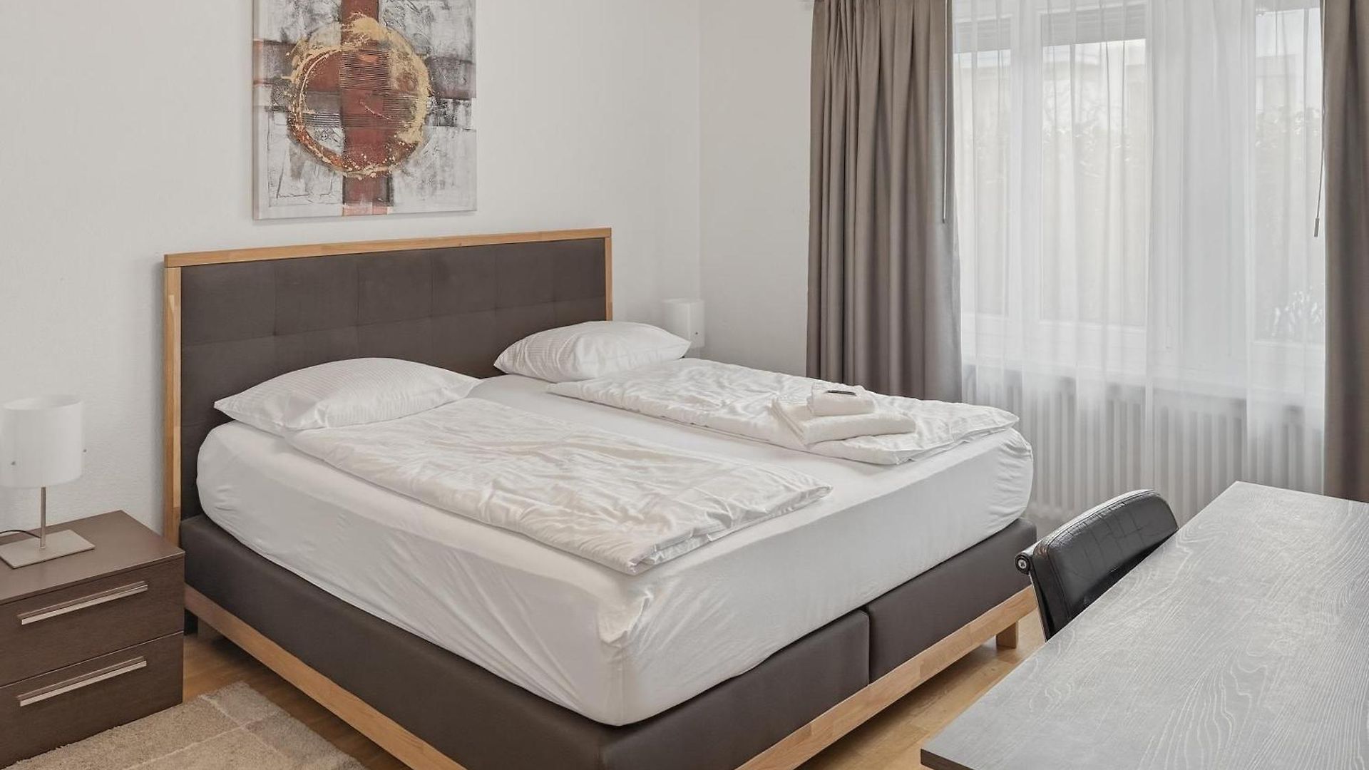 2br Near The And Center - Dahlia 6 * Zurich