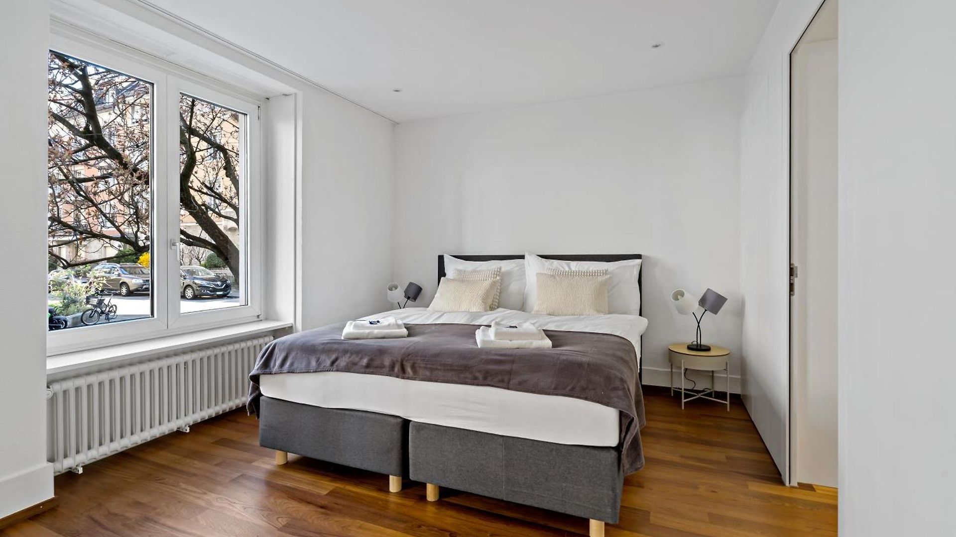 Newly Renovated Next To With Private Terrace Apartment Zürich