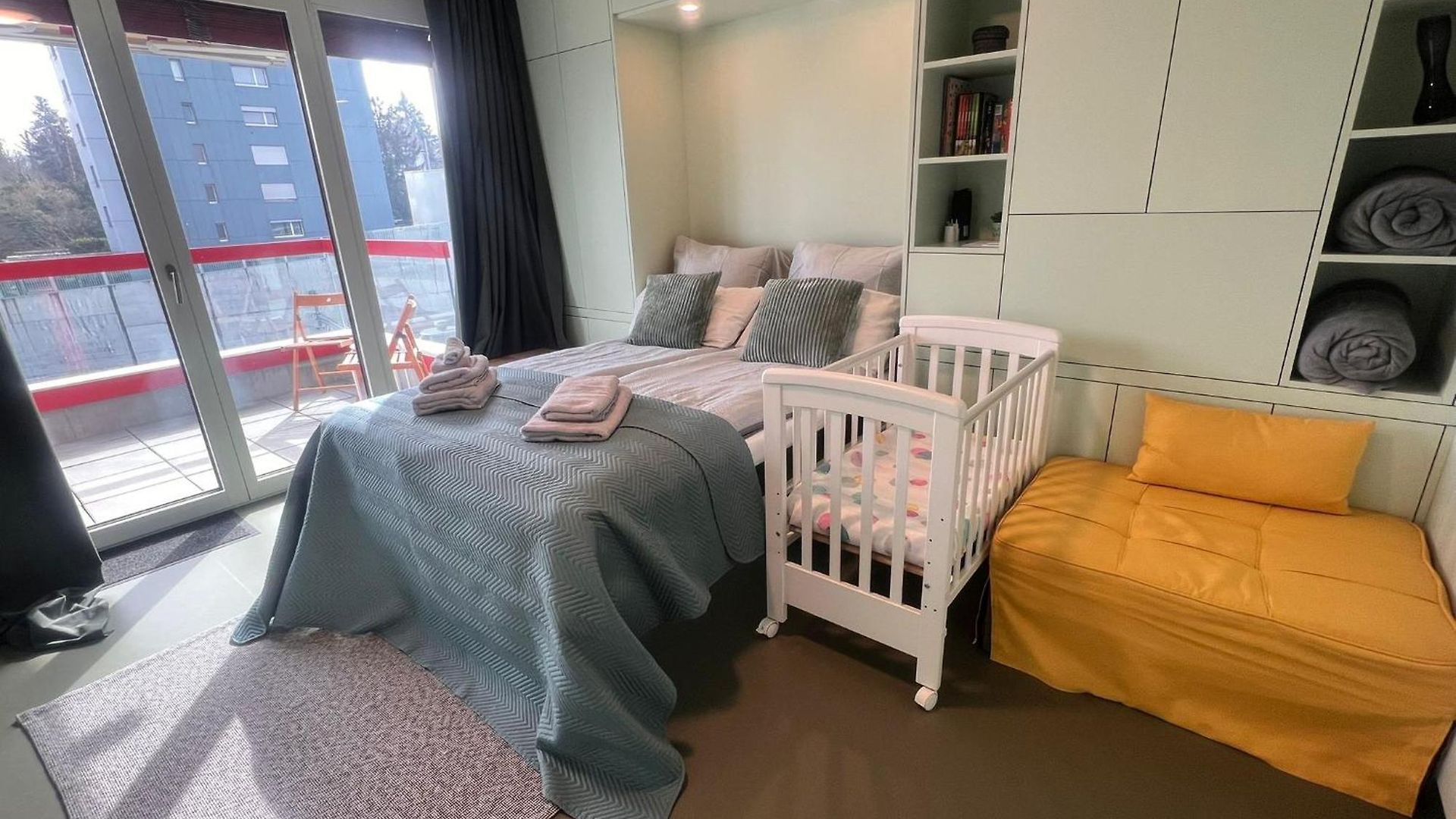 Urban Premium Living Apartment