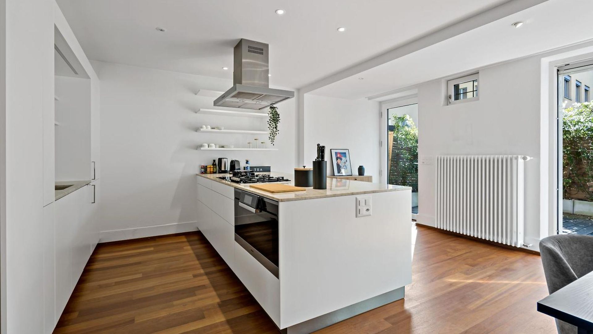 Newly Renovated Next To With Private Terrace *