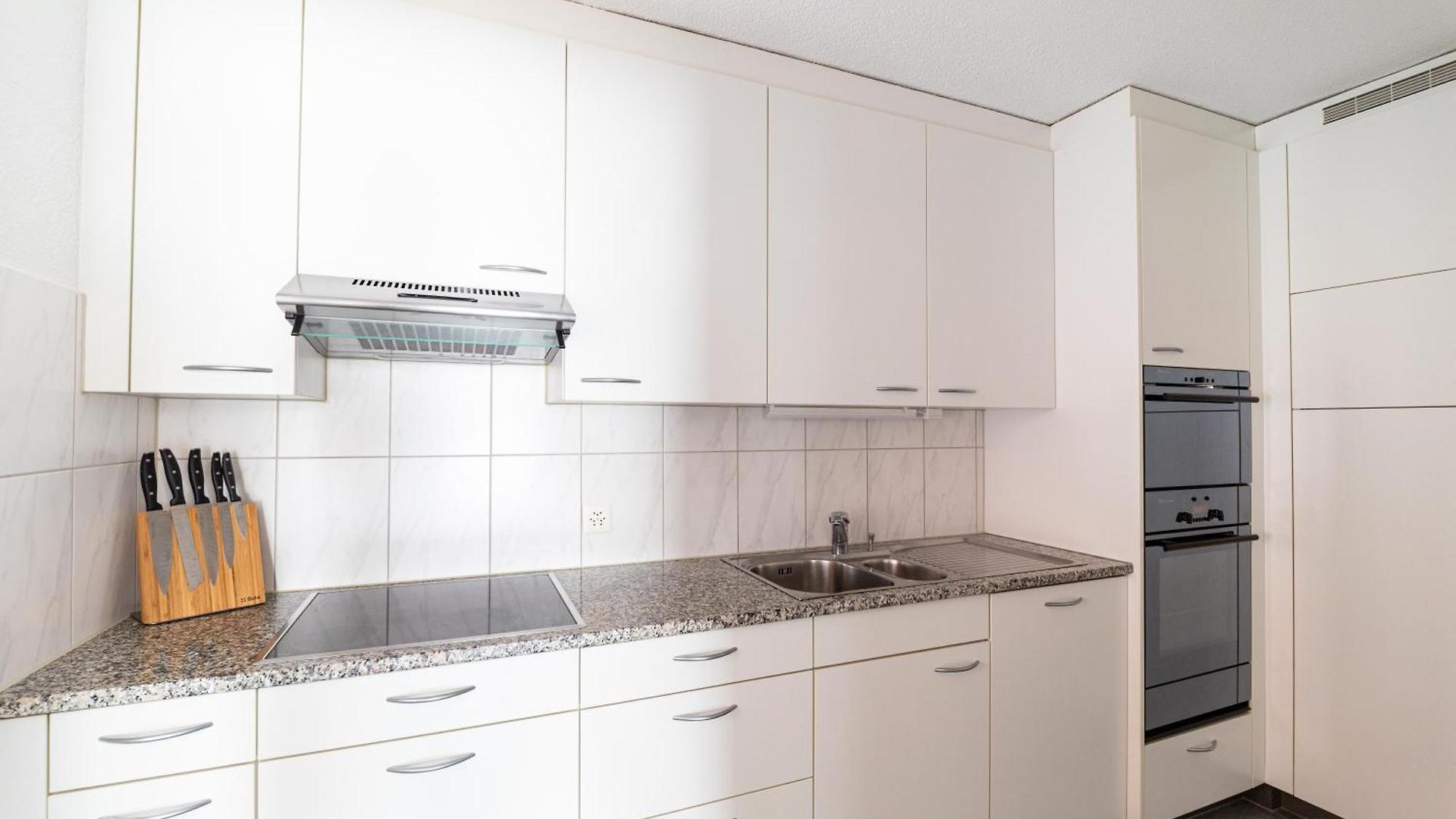 Executive 2br Flat In The Centre - Mainau 9