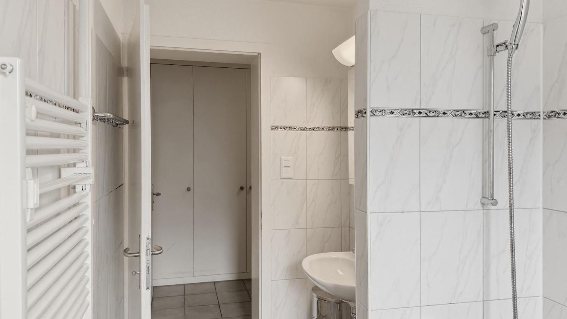 2br Near The And Center - Dahlia 6 Apartment *