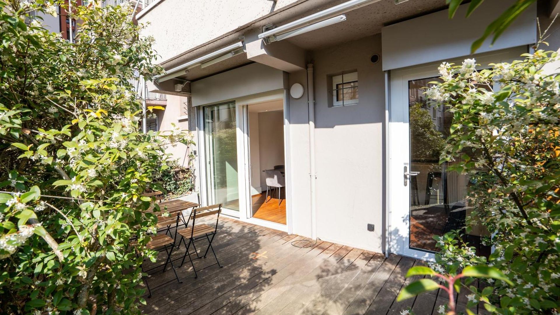 Newly Renovated Next To With Private Terrace *
