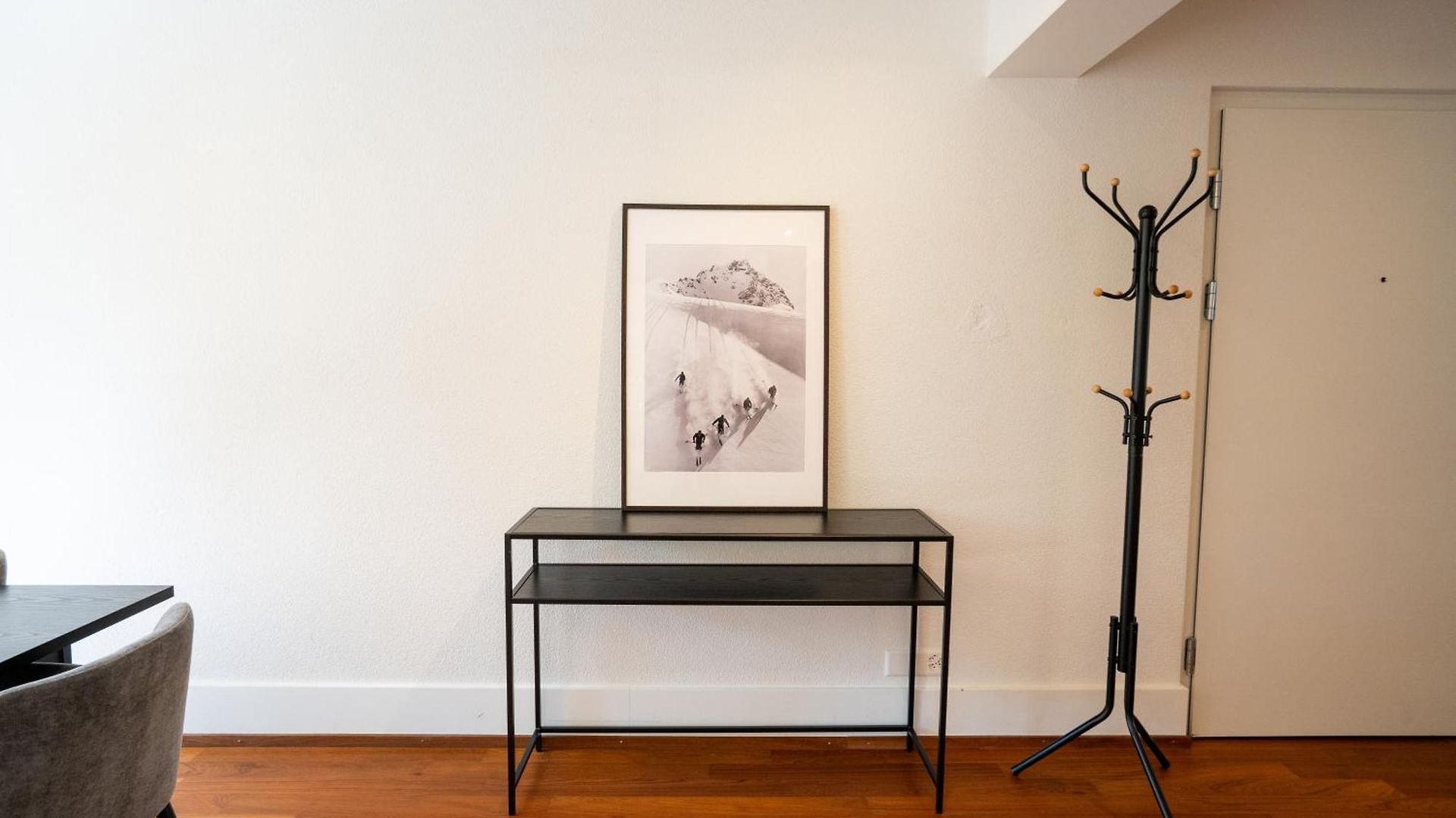 Newly Renovated Next To With Private Terrace * Zürich