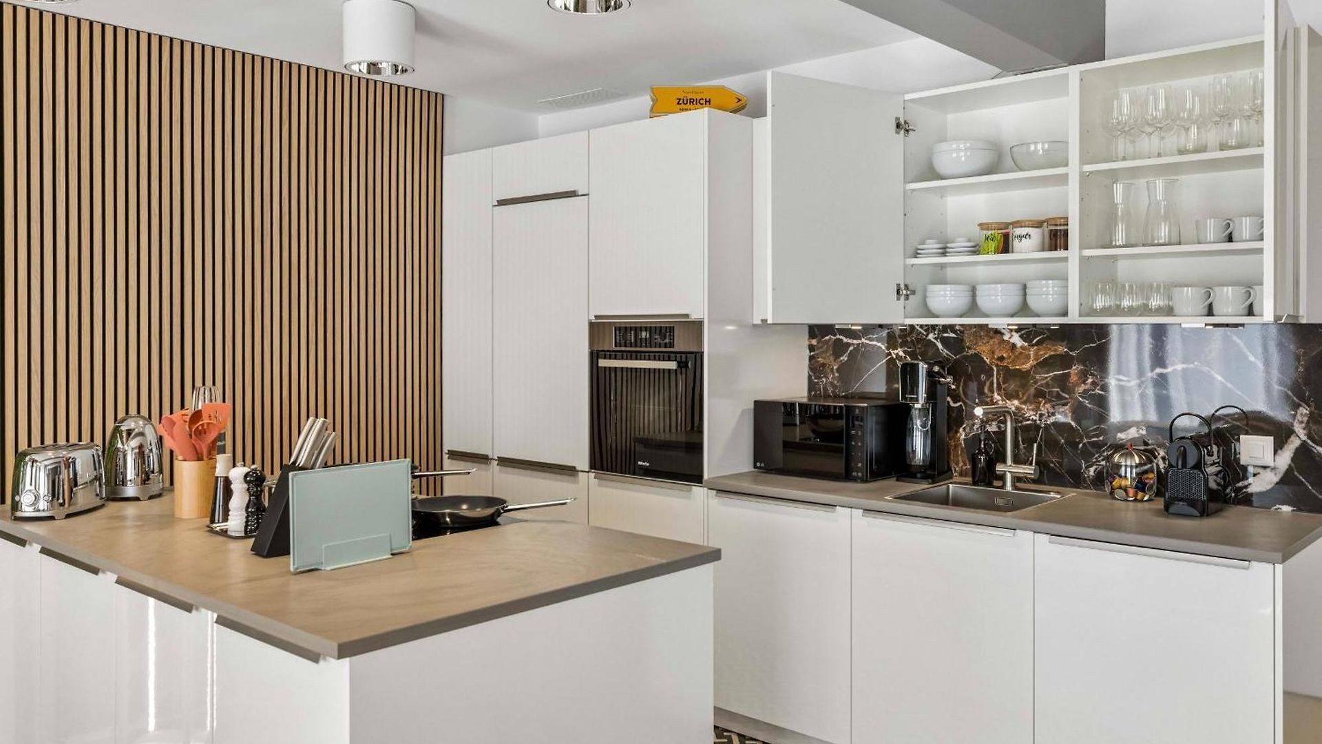 Oldtown Penthouse Maisonette Ac Privaterooftop *
