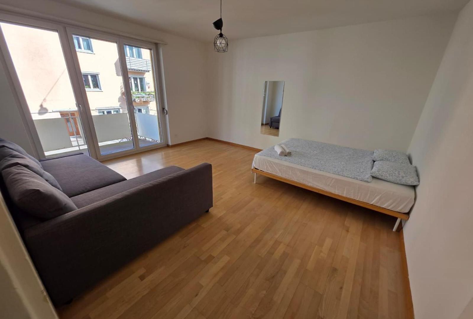 Large Flats, Center - Sch Zurich
