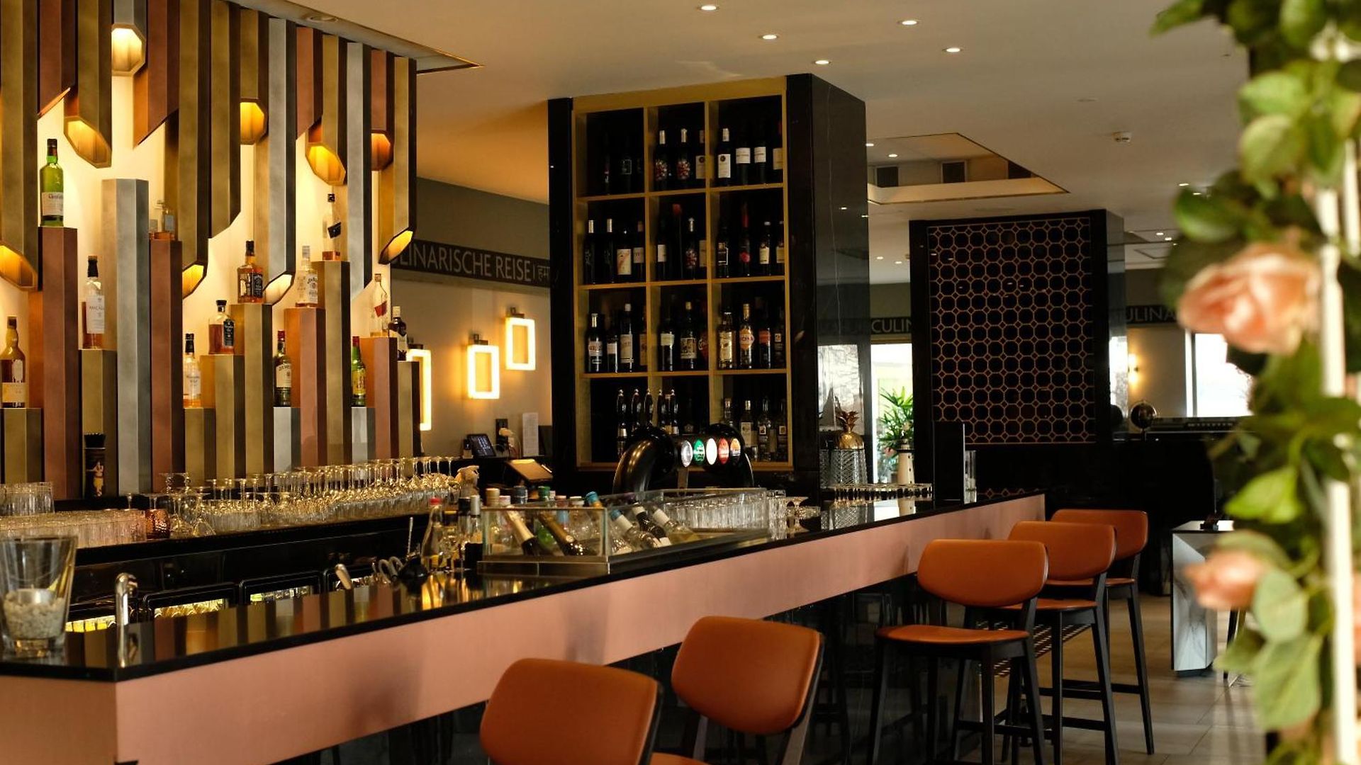 Hotel Crowne Plaza Zürich, An Ihg 4*