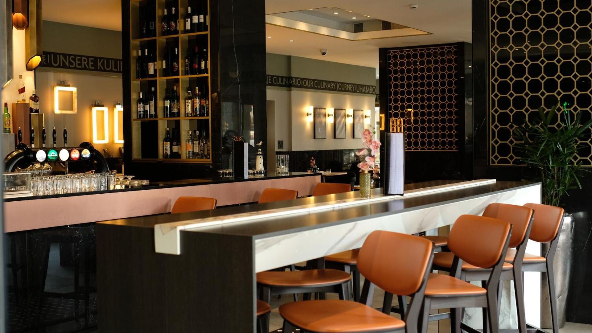 Crowne Plaza Zürich, An Ihg
