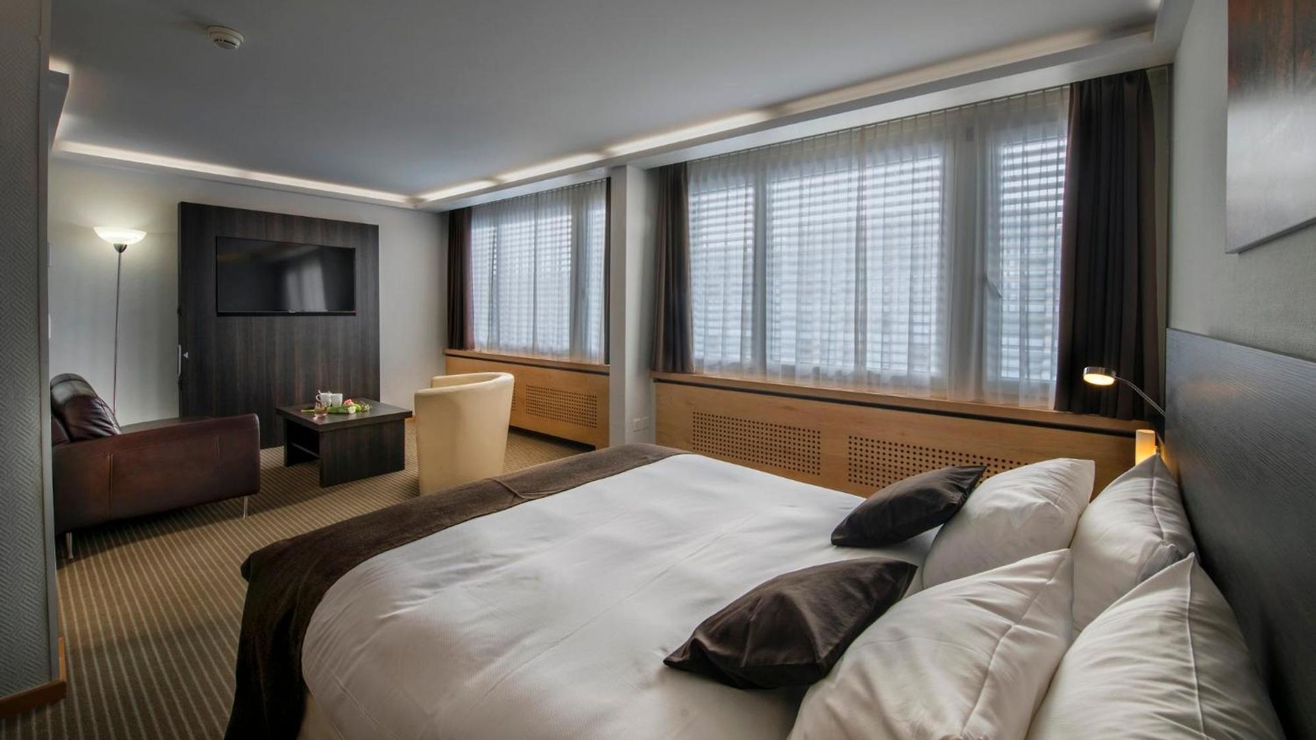 Hotel Crowne Plaza Zürich, An Ihg