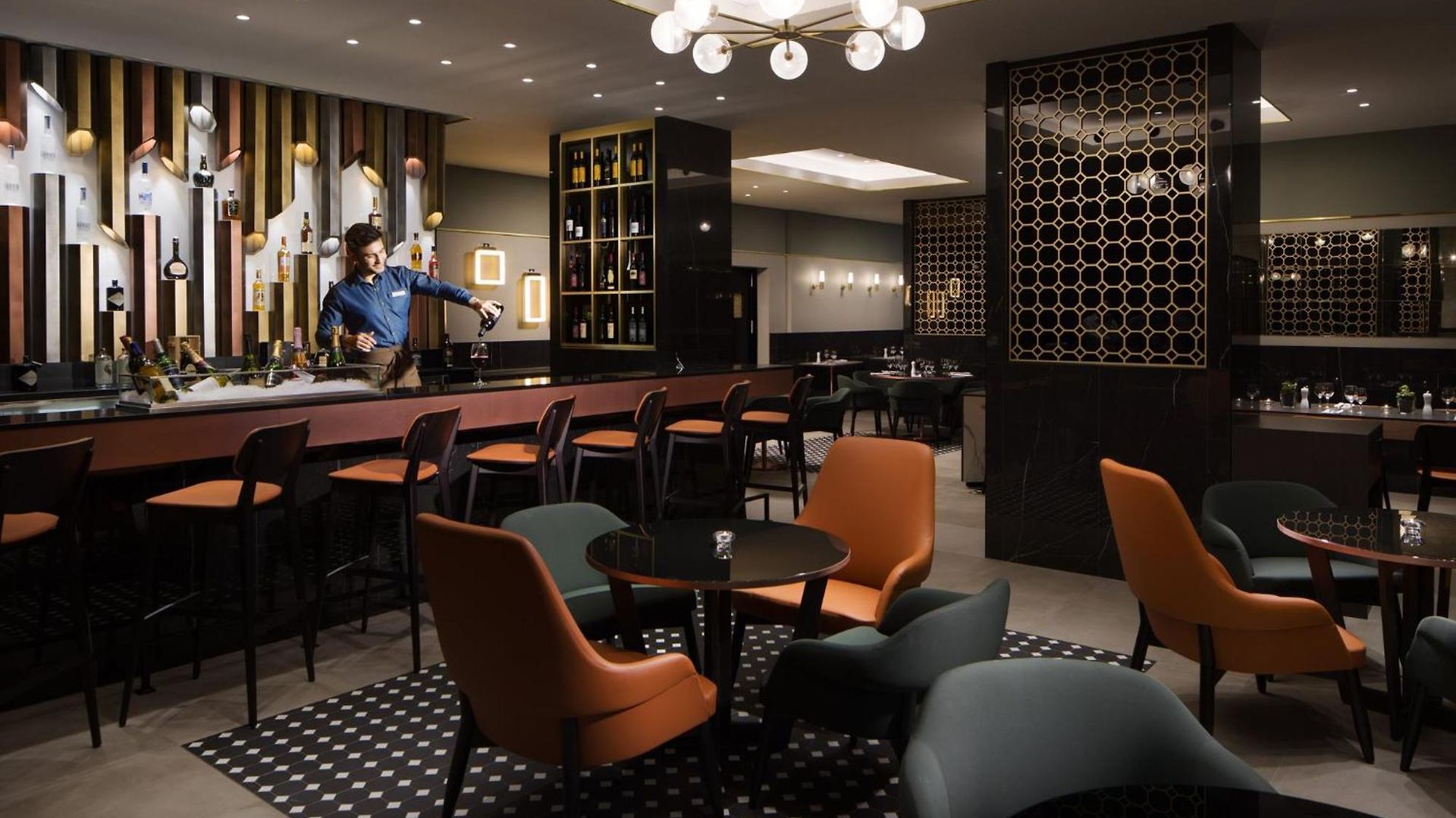 Hotel Crowne Plaza Zürich, An Ihg