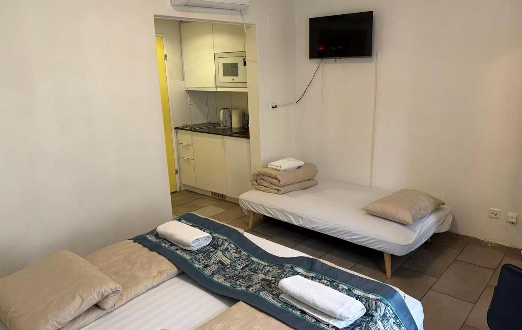 Apartment Center En-suite Budget Self Check In, Eth Hb