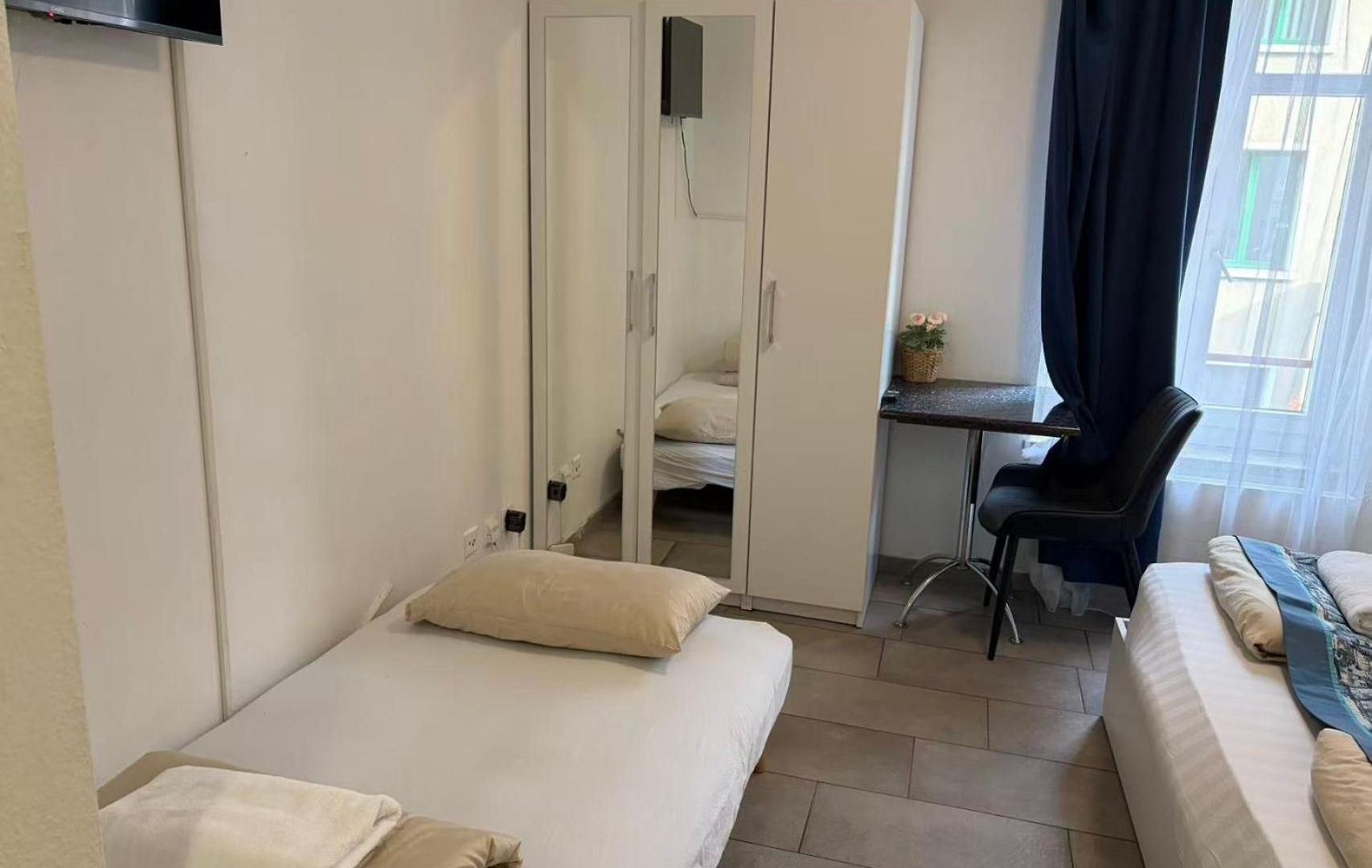 Center En-suite Budget Self Check In, Eth Hb *