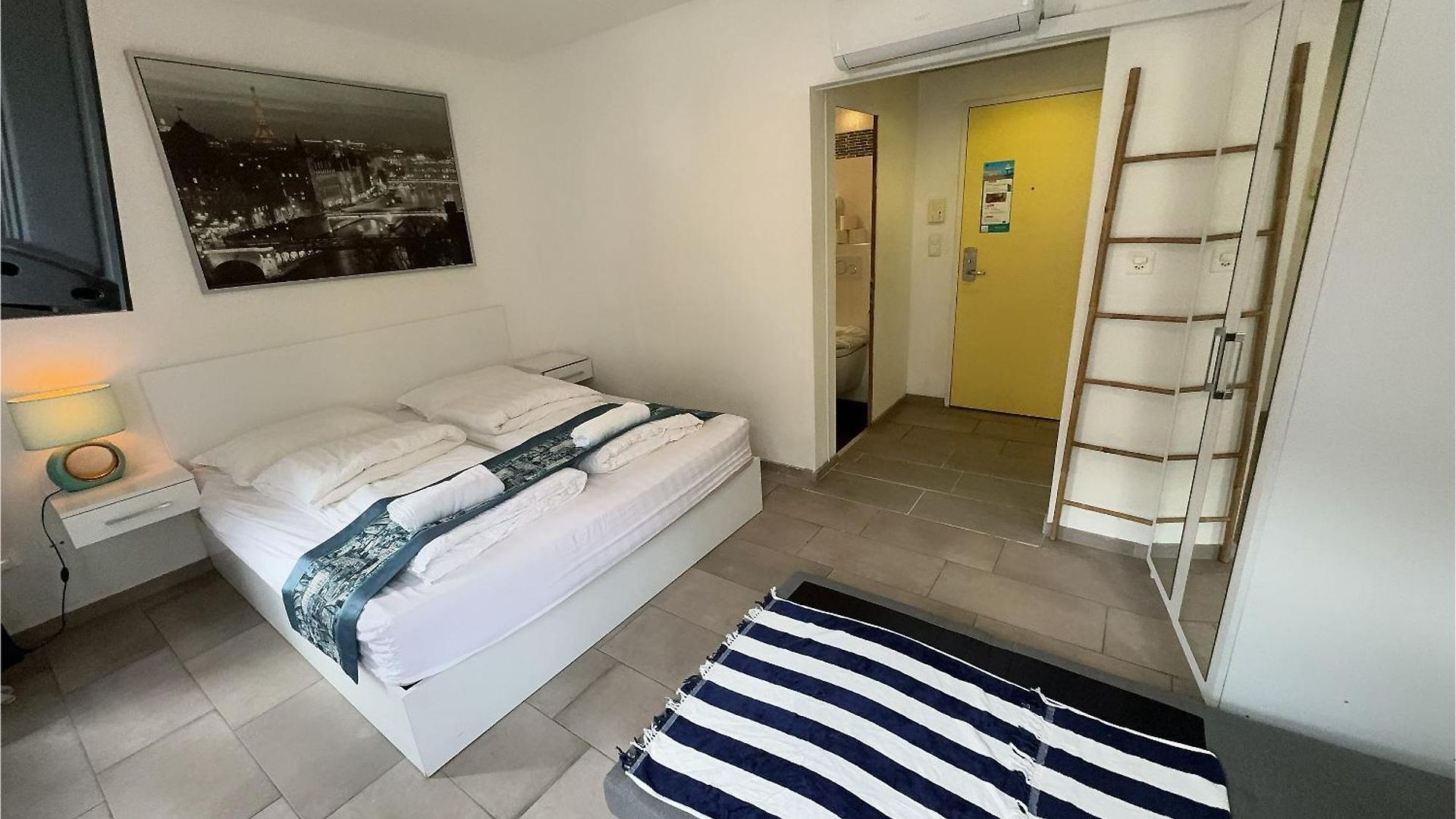 Center En-suite Budget Self Check In, Eth Hb *