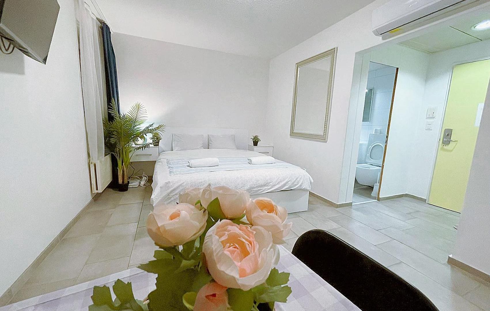 Center En-suite Budget Self Check In, Eth Hb *