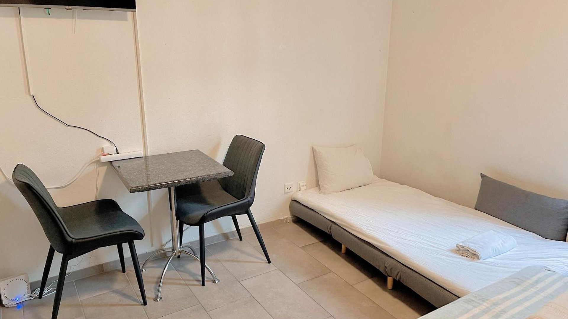 Center En-suite Budget Self Check In, Eth Hb