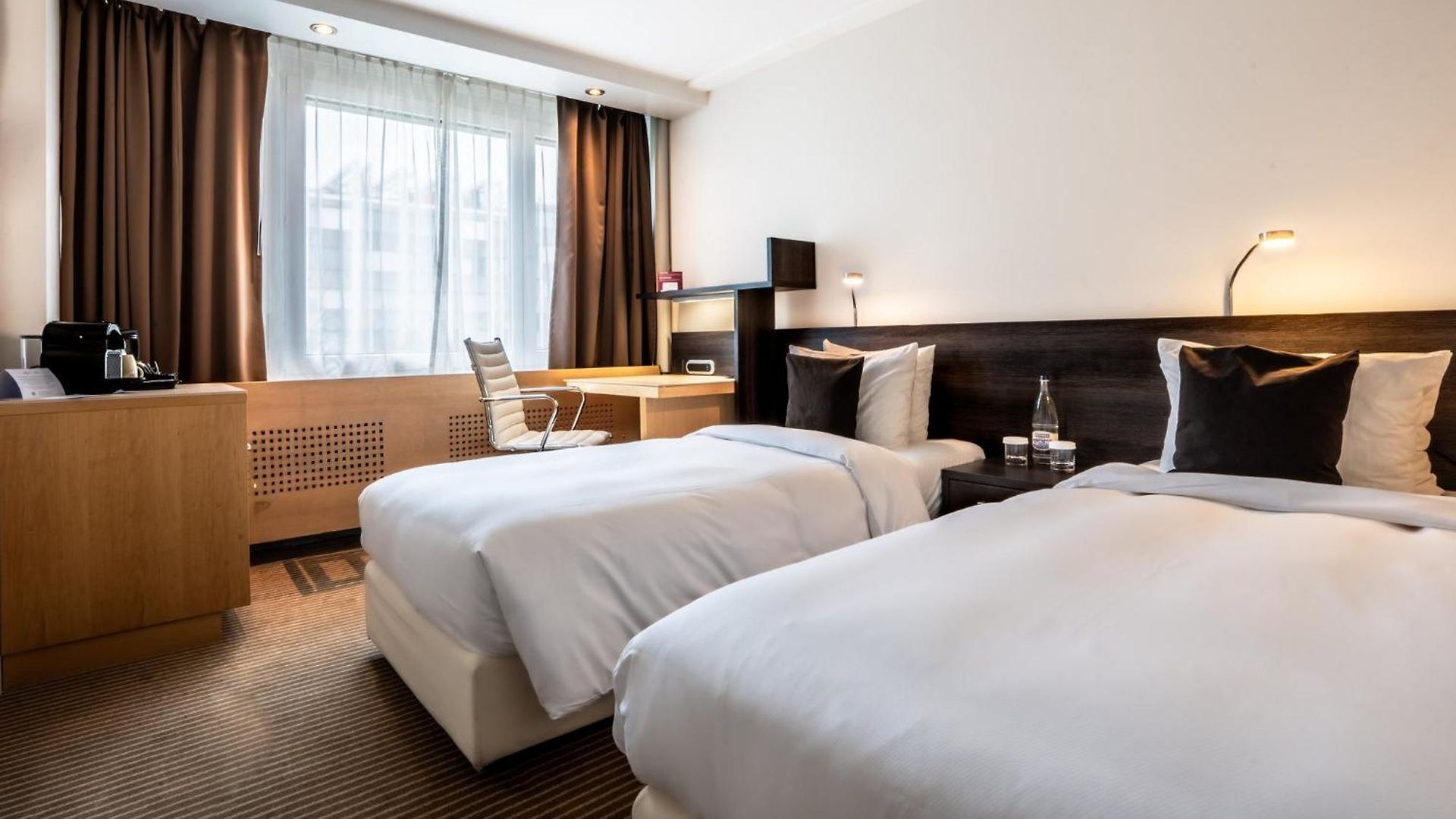 Hotel Crowne Plaza Zürich, An Ihg 4*