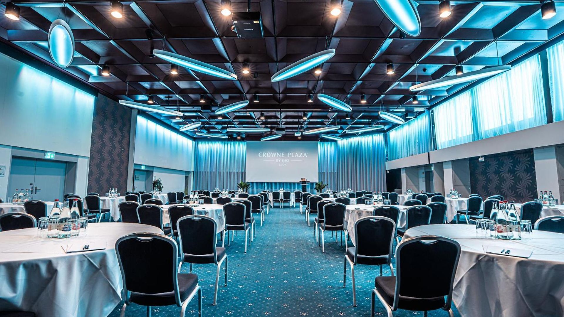 Crowne Plaza Zürich, An Ihg 4*