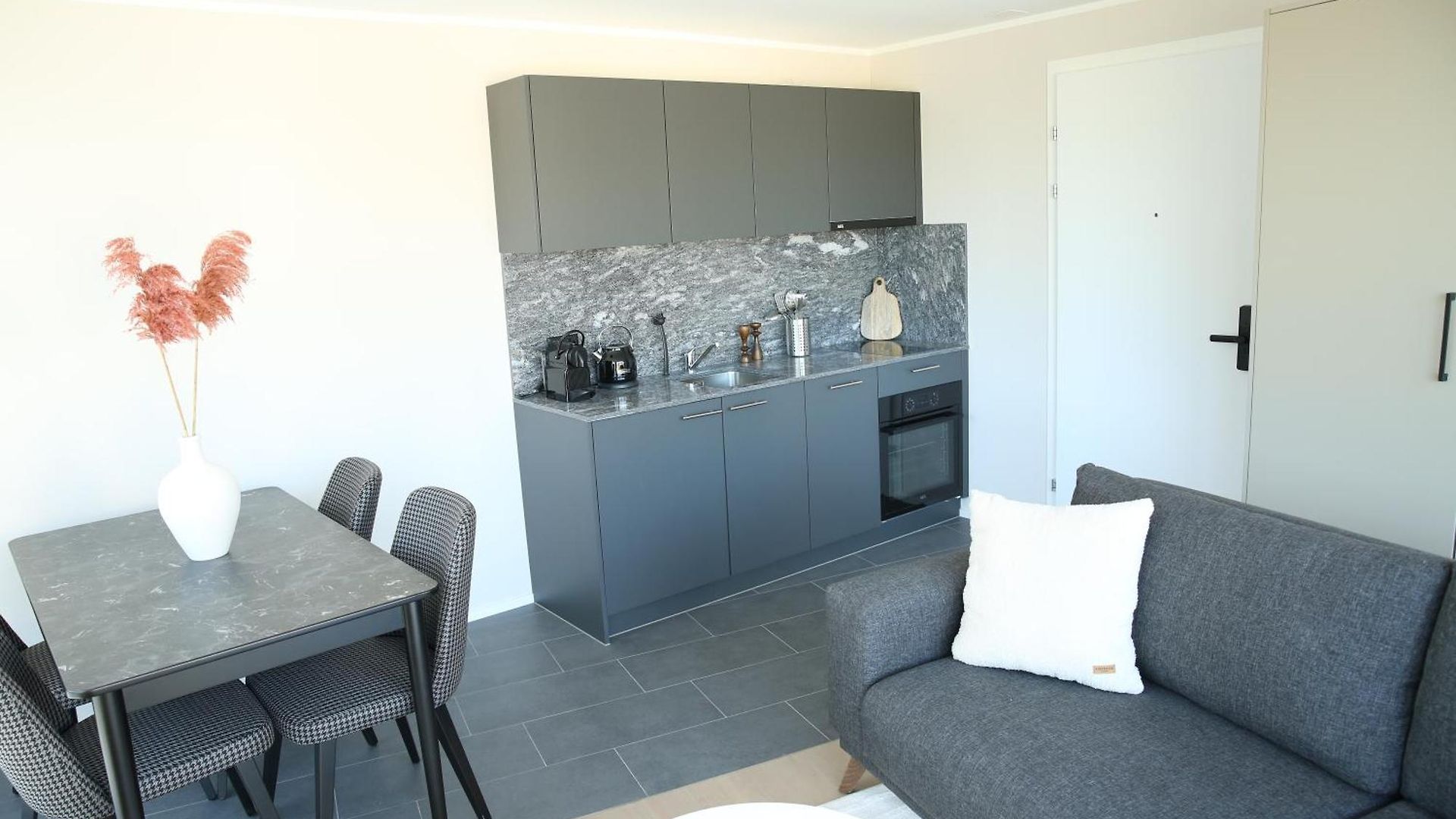Lamira Serviced Aparthotel