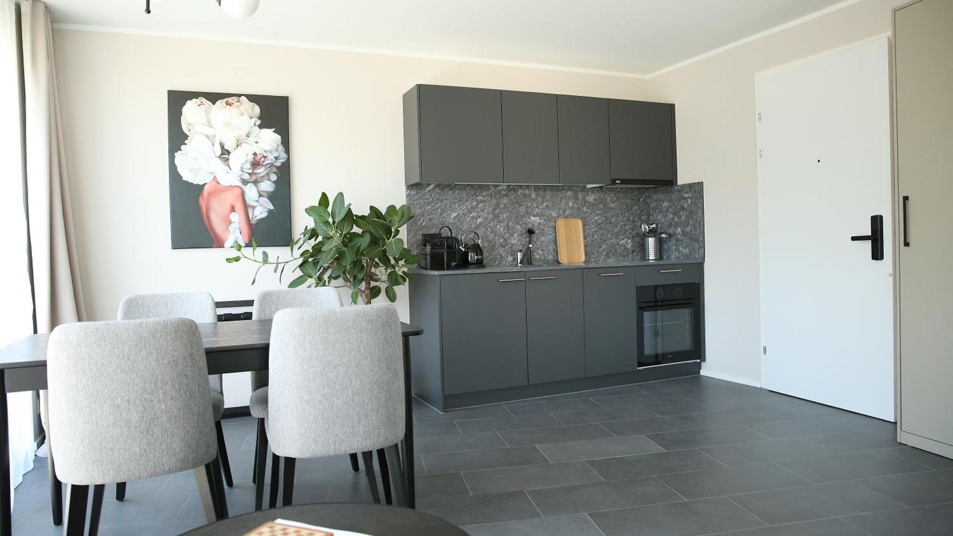 Aparthotel Lamira Serviced 4*