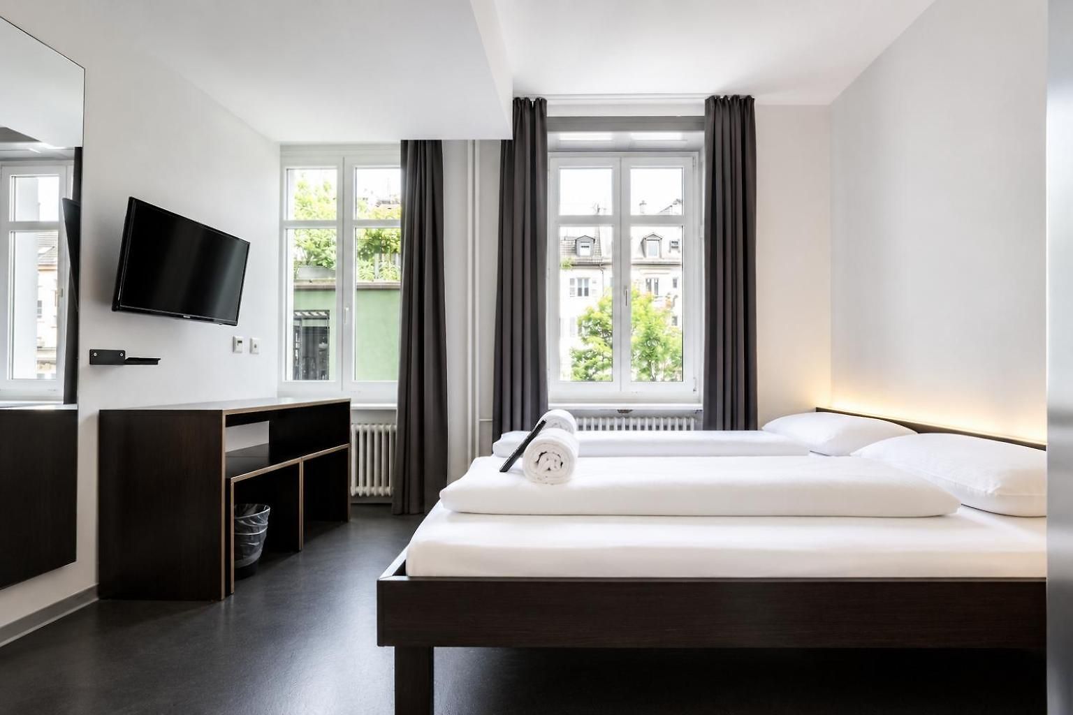Easyhotel Centre Hotel 2*