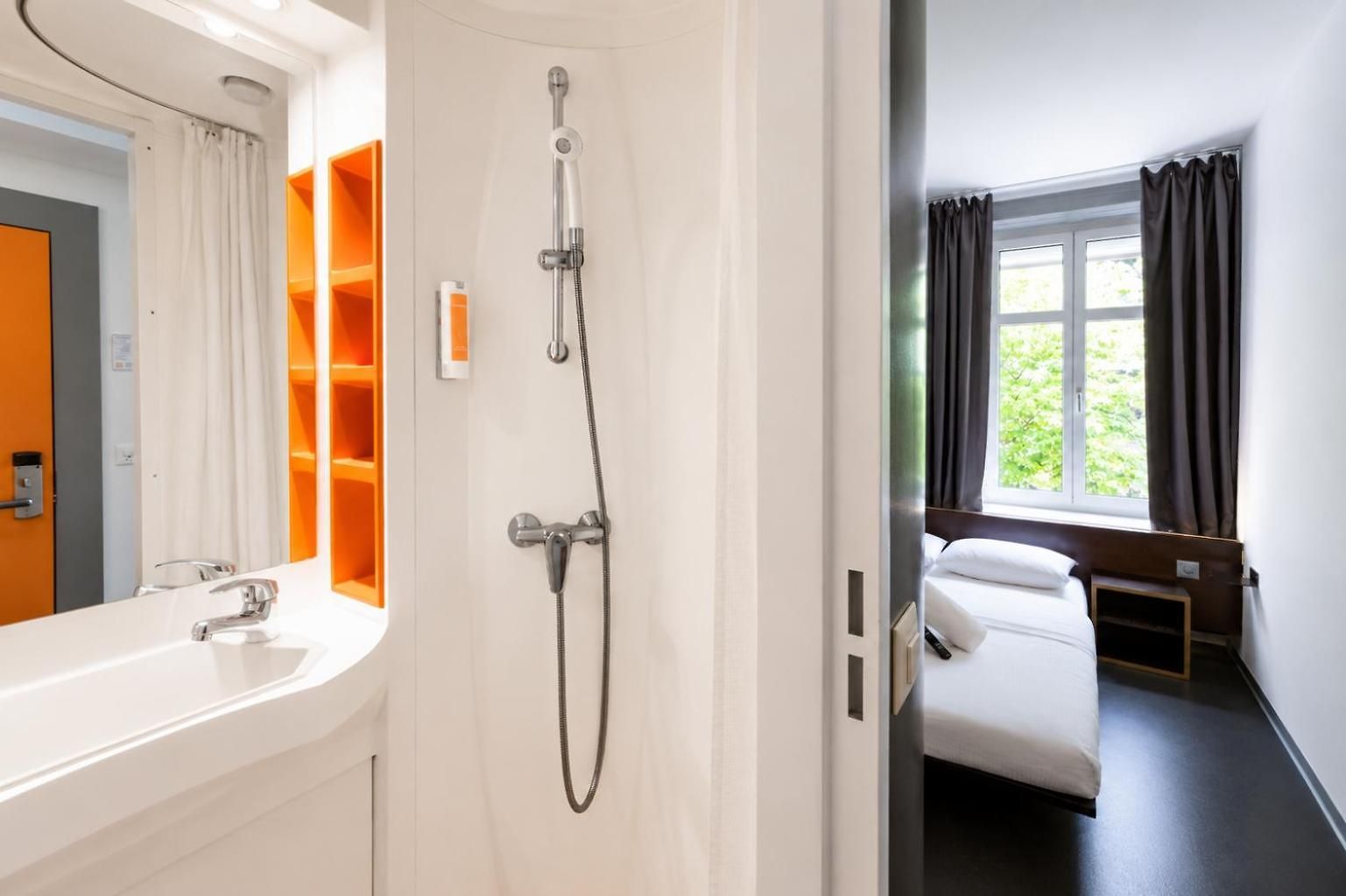 Easyhotel Centre