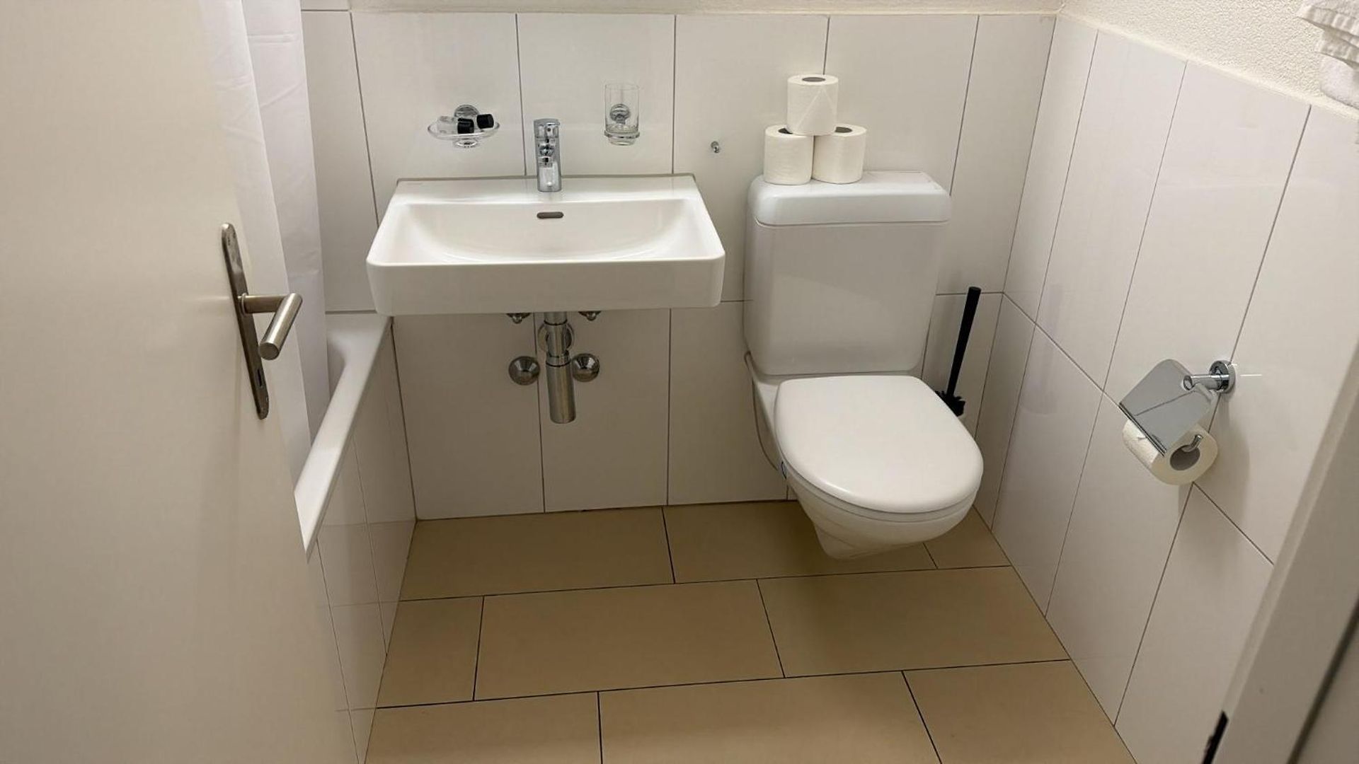 Apartment Swiss Star District 11 - Self Check-in