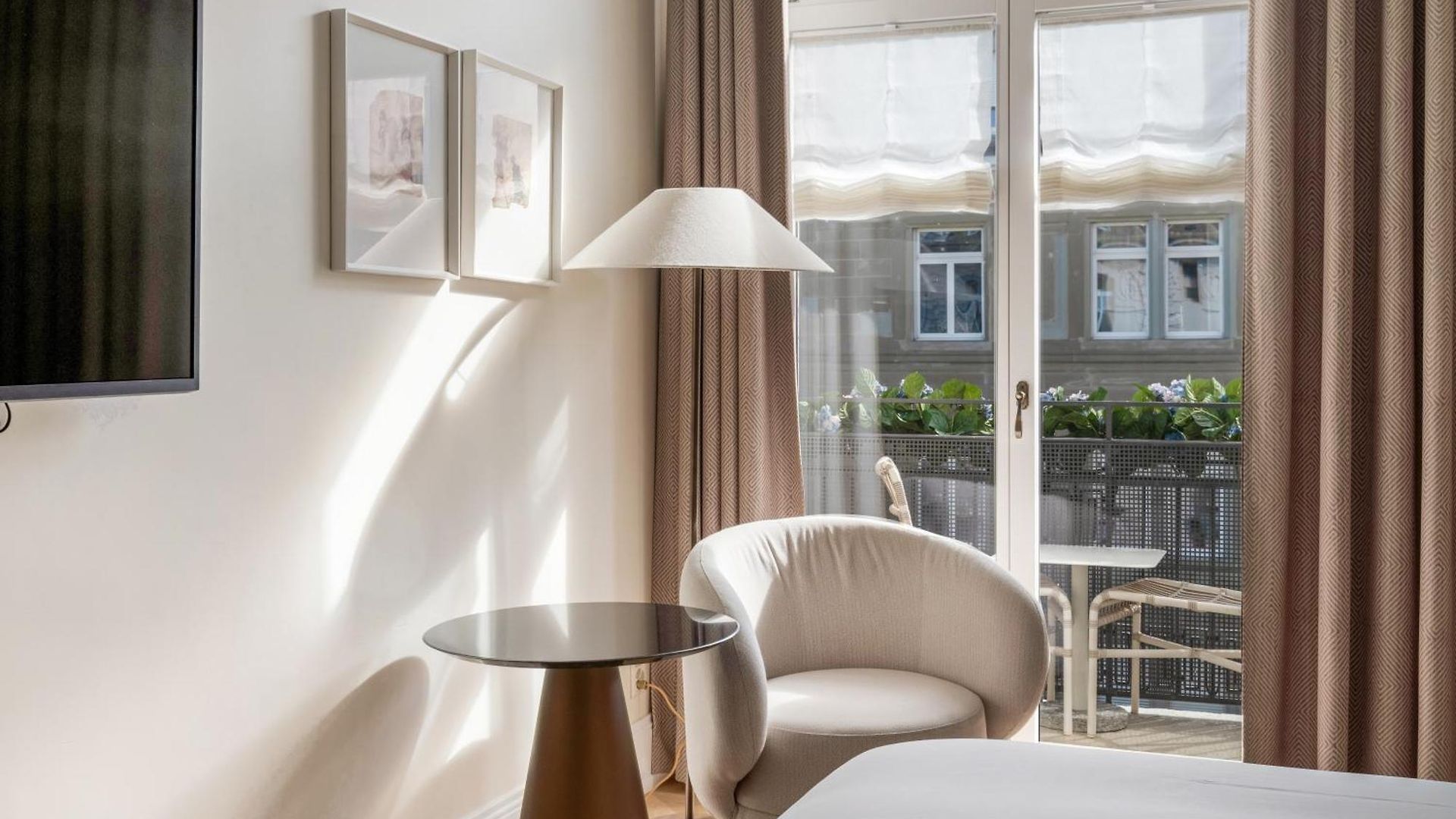 Small Luxury Ambassador Hotel 4*