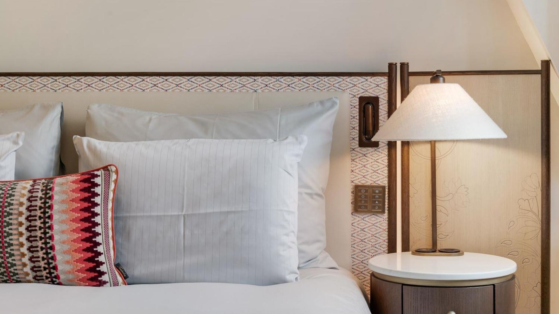 Small Luxury Ambassador Hotel 4*