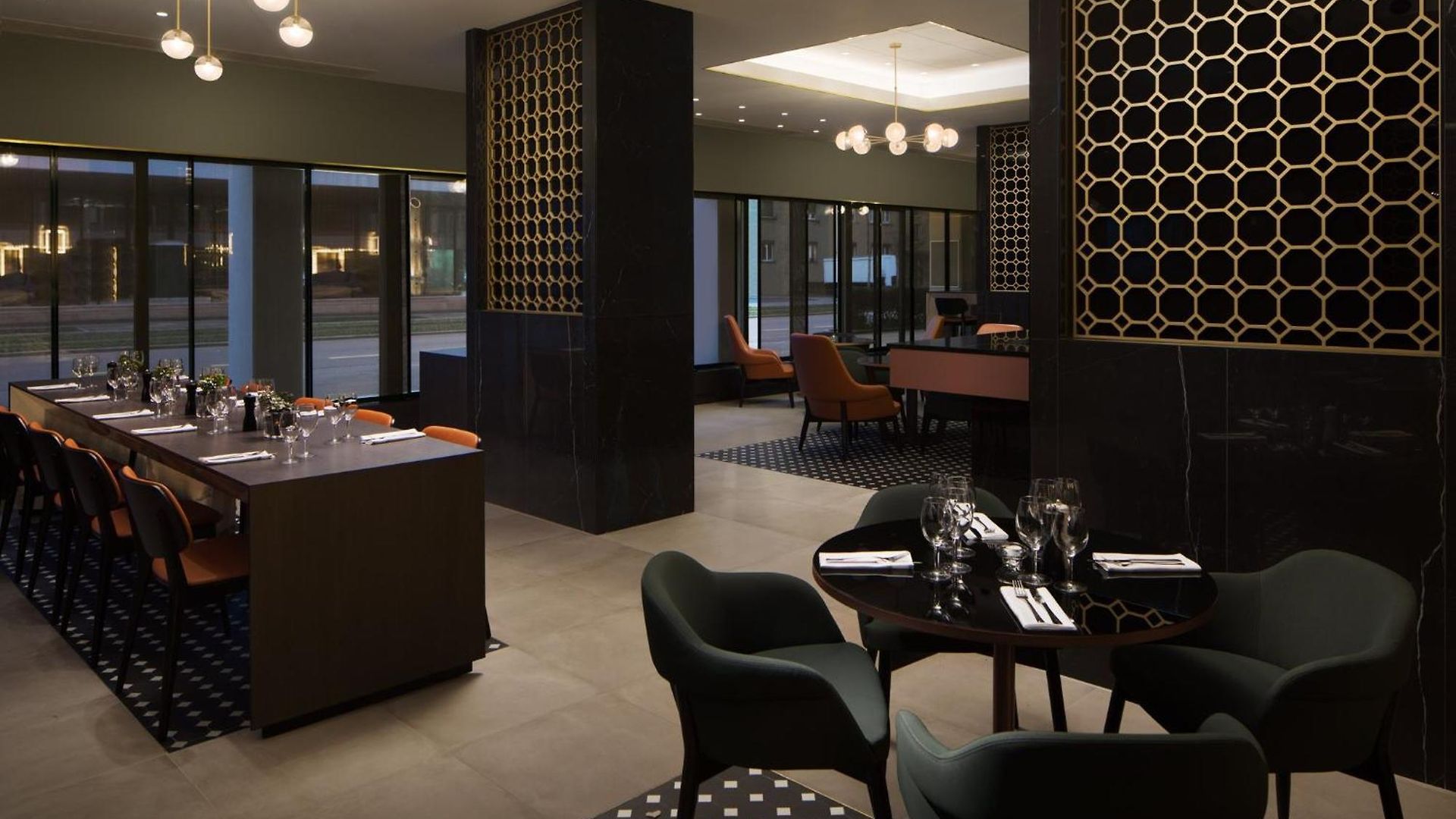 Hotel Crowne Plaza Zürich, An Ihg