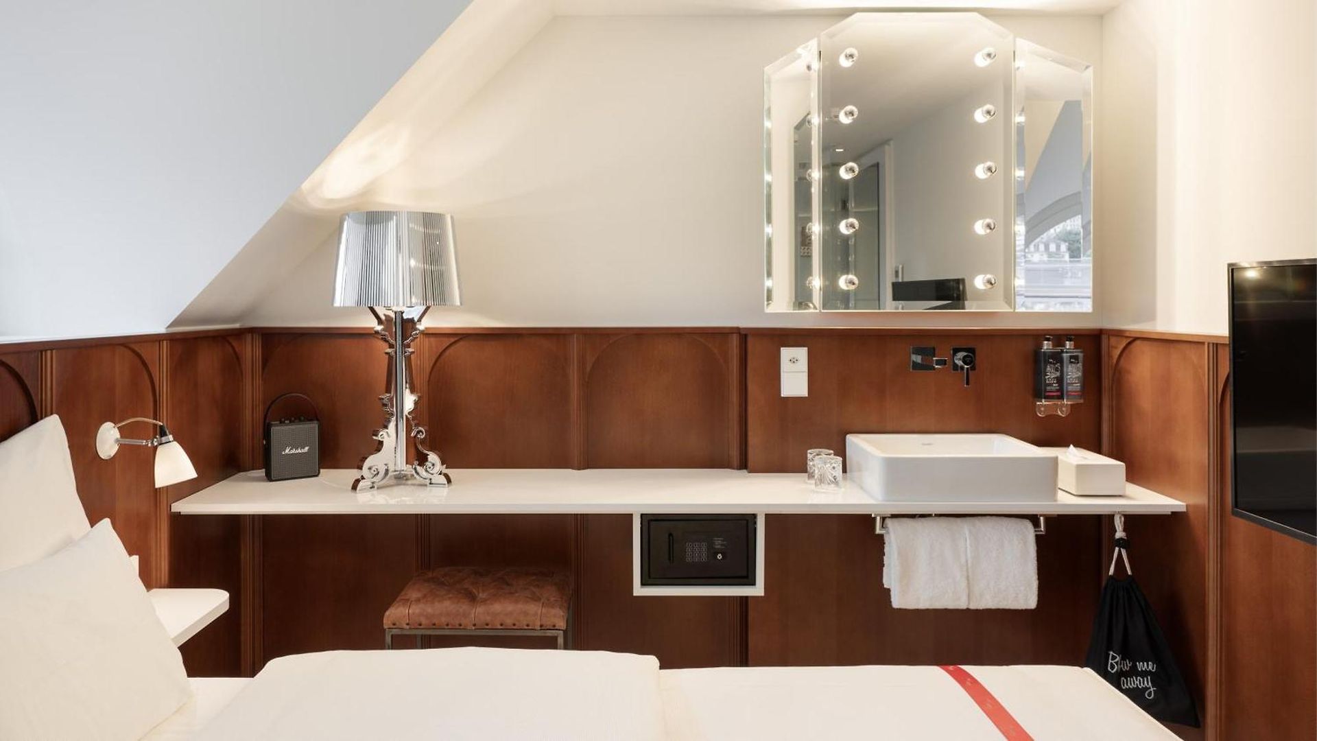 Ruby Mimi By Ihg Hotel 4*