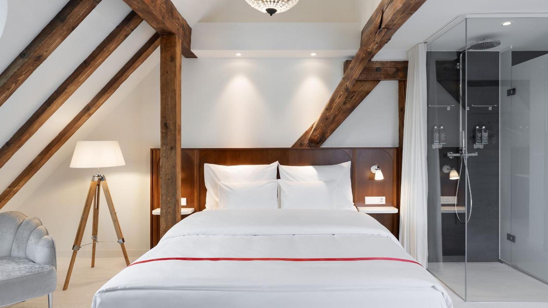 Ruby Mimi By Ihg Hotel 4*