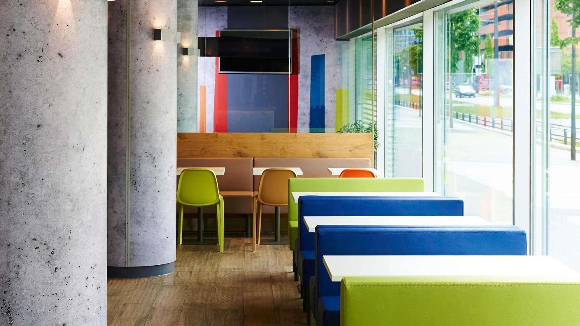 Ibis Budget West Hotel *
