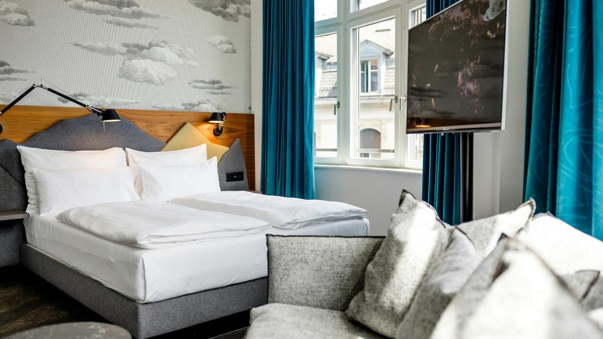 Hotel One