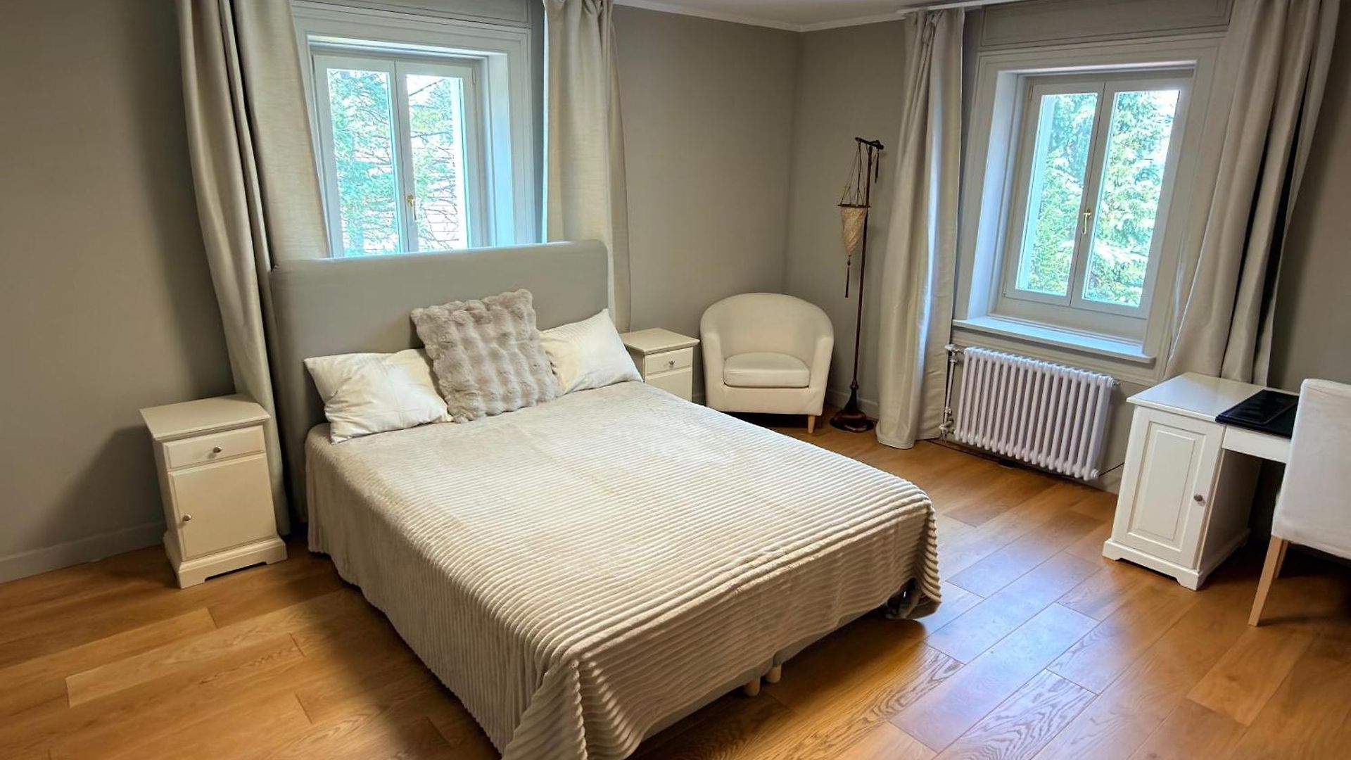 Private In Villa Zurich