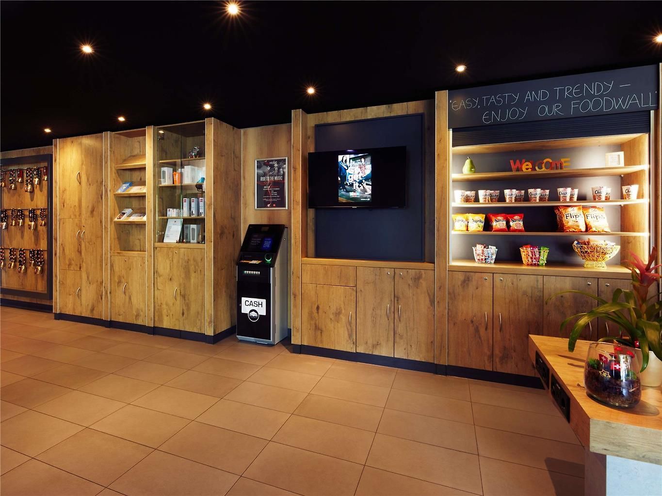 Ibis Messe Airport Hotel 3*
